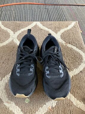 Brooks women’s revel 6 shoes size 8.5